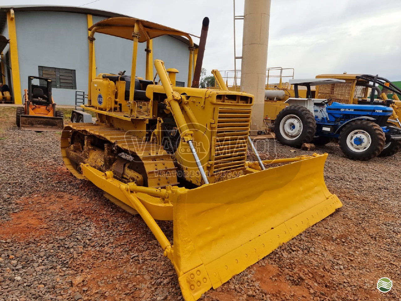 TRATOR ESTEIRA KOMATSU D50 Viamaq Tratores e Peças CAMPO GRANDE MATO GROSSO DO SUL MS